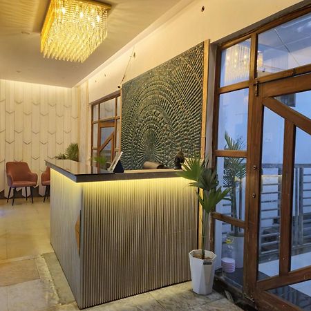 The Royal Orchid Hotel Alīgarh Buitenkant foto