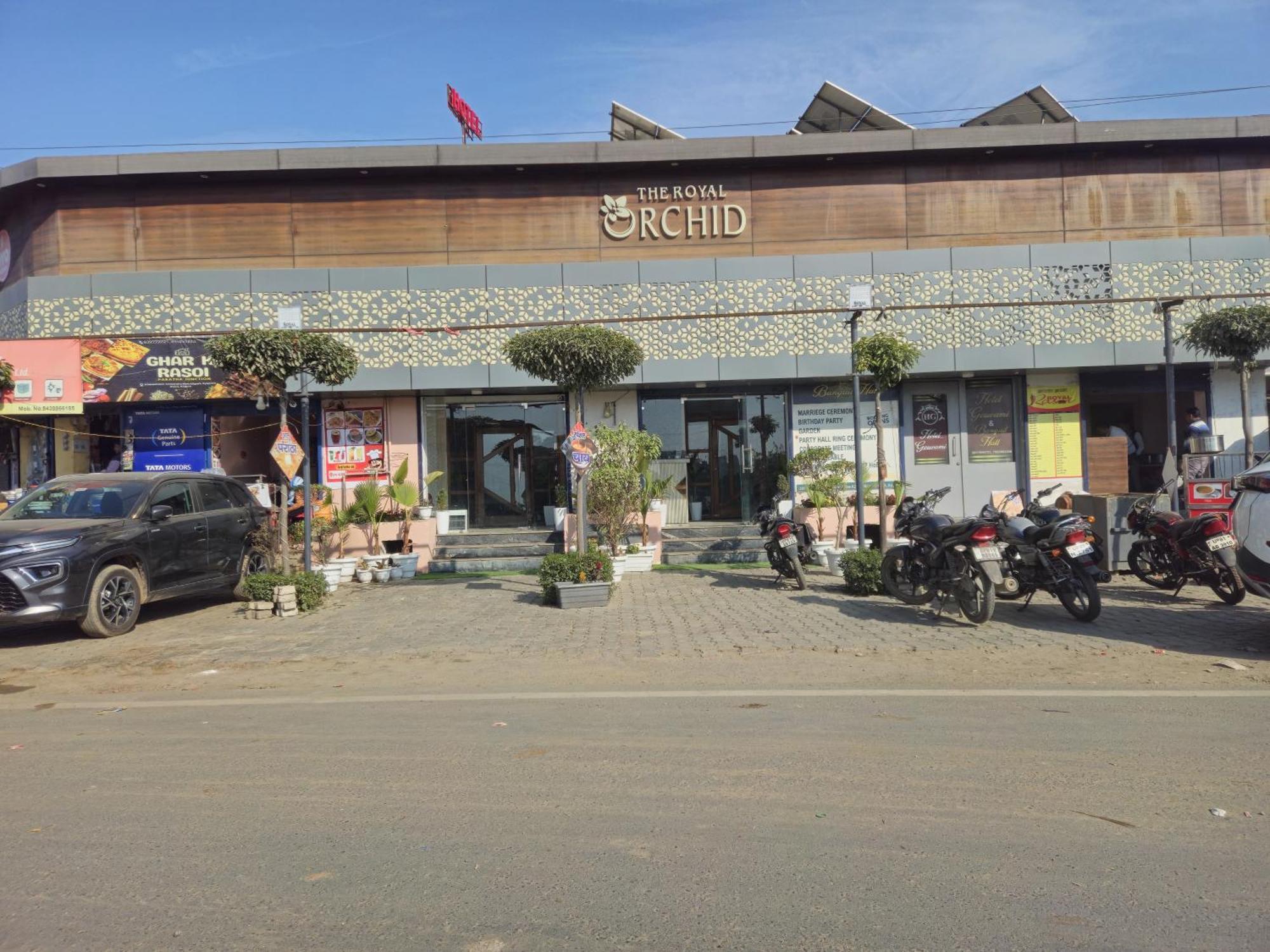 The Royal Orchid Hotel Alīgarh Buitenkant foto